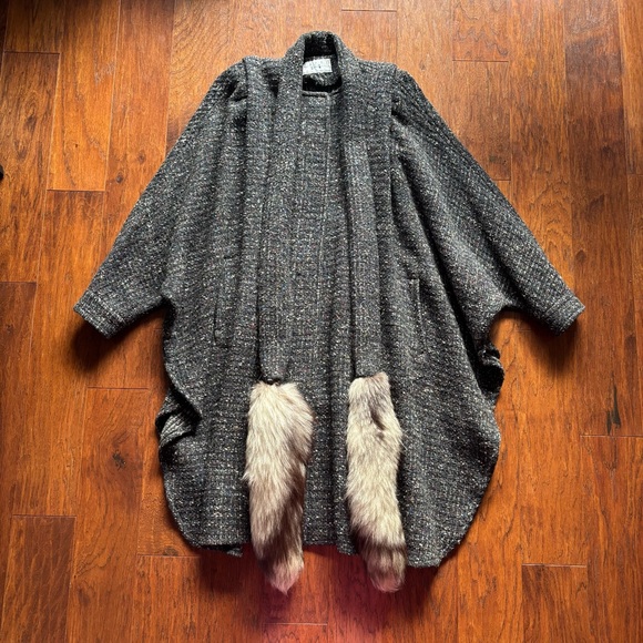 Capri By Marie Miriposa Jackets & Blazers - Vintage Capri Marie Mirisola Wool Tweed Jacket with Fox Fur Scarf | Union Made